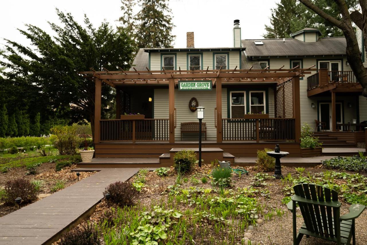 Union Pier Garden Grove Inn Bed And Breakfast المظهر الخارجي الصورة