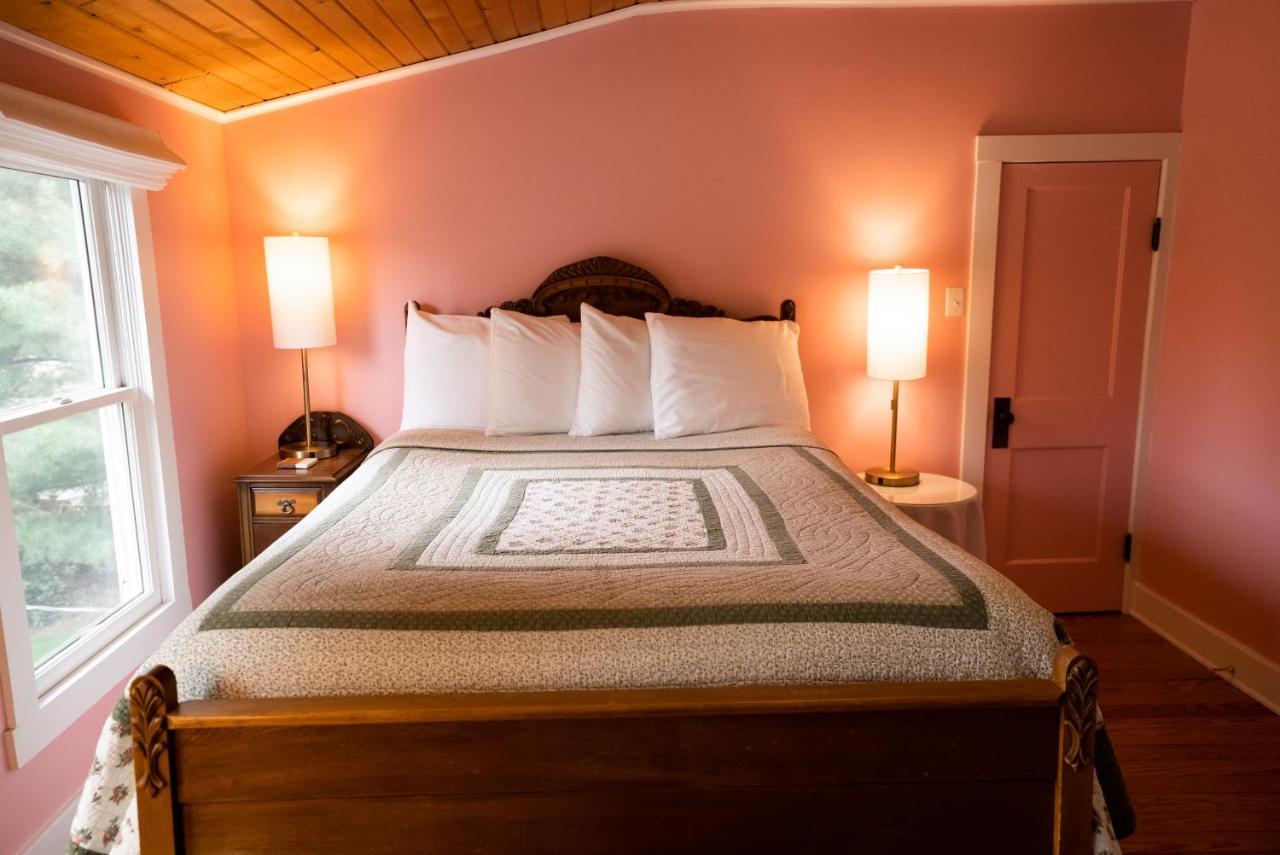 Union Pier Garden Grove Inn Bed And Breakfast المظهر الخارجي الصورة