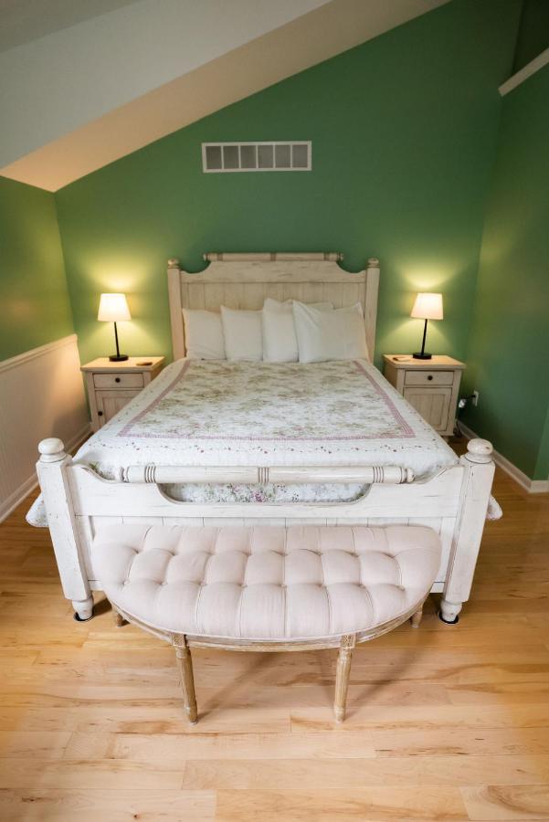 Union Pier Garden Grove Inn Bed And Breakfast المظهر الخارجي الصورة